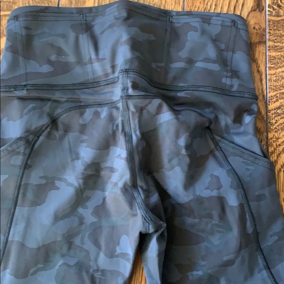 NWT Lululemon Fast and Free Tight 25” incognito camo - Picture 8 of 9